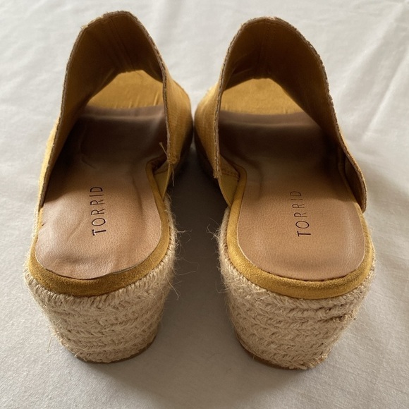 Torrid Espadrille Mule Wedge - Size 7.5 Yellow Gold (WW) - Picture 6 of 11